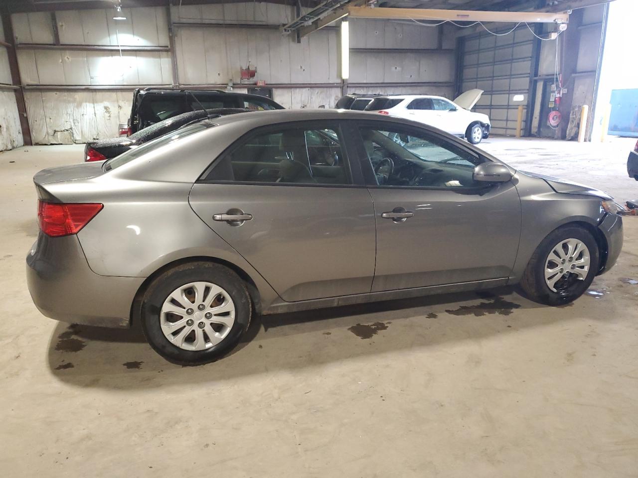 Photo 2 VIN: KNAFU4A22C5585173 - KIA FORTE 