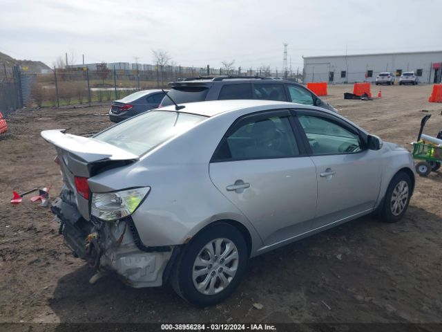 Photo 3 VIN: KNAFU4A22C5626286 - KIA FORTE 