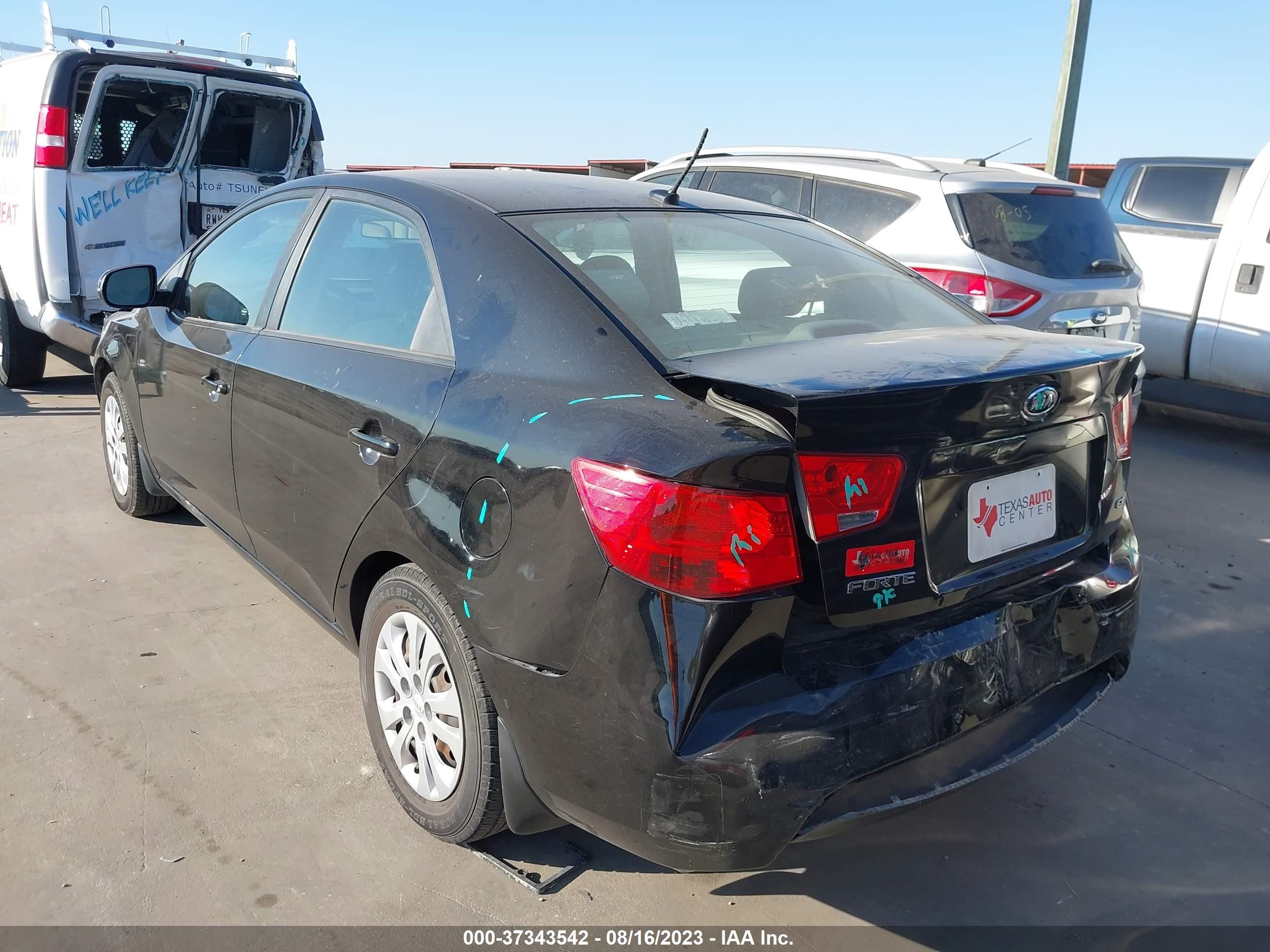 Photo 2 VIN: KNAFU4A22D5678065 - KIA FORTE 