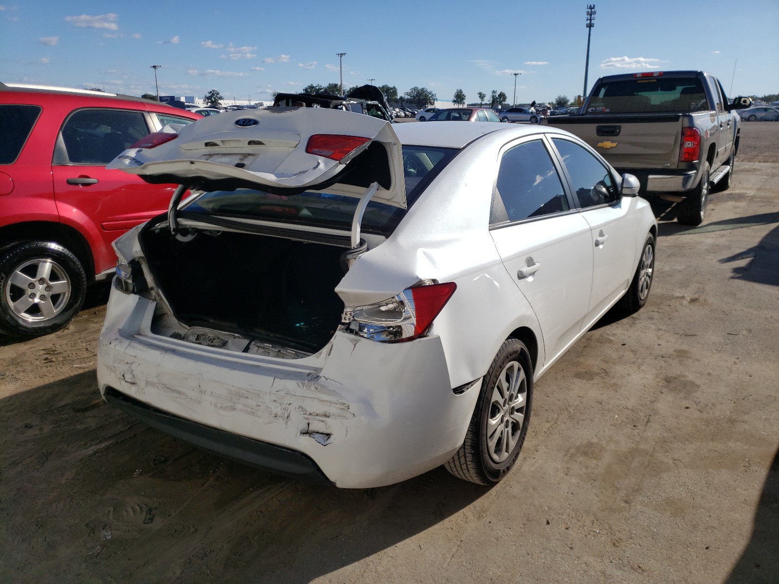 Photo 3 VIN: KNAFU4A22D5702011 - KIA FORTE EX 