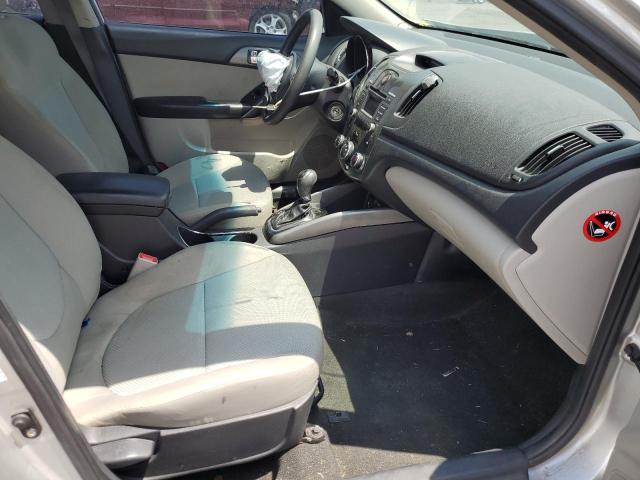 Photo 4 VIN: KNAFU4A22D5705748 - KIA FORTE EX 