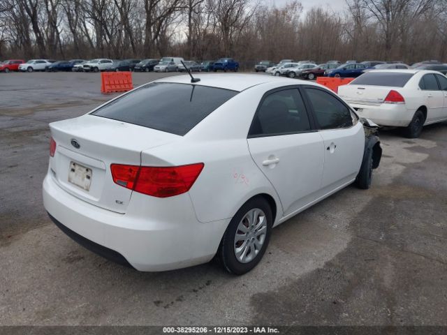 Photo 3 VIN: KNAFU4A22D5716216 - KIA FORTE 