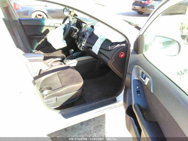 Photo 4 VIN: KNAFU4A22D5724302 - KIA FORTE 