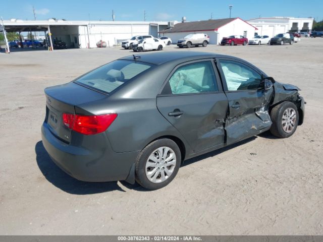 Photo 3 VIN: KNAFU4A22D5725899 - KIA FORTE 