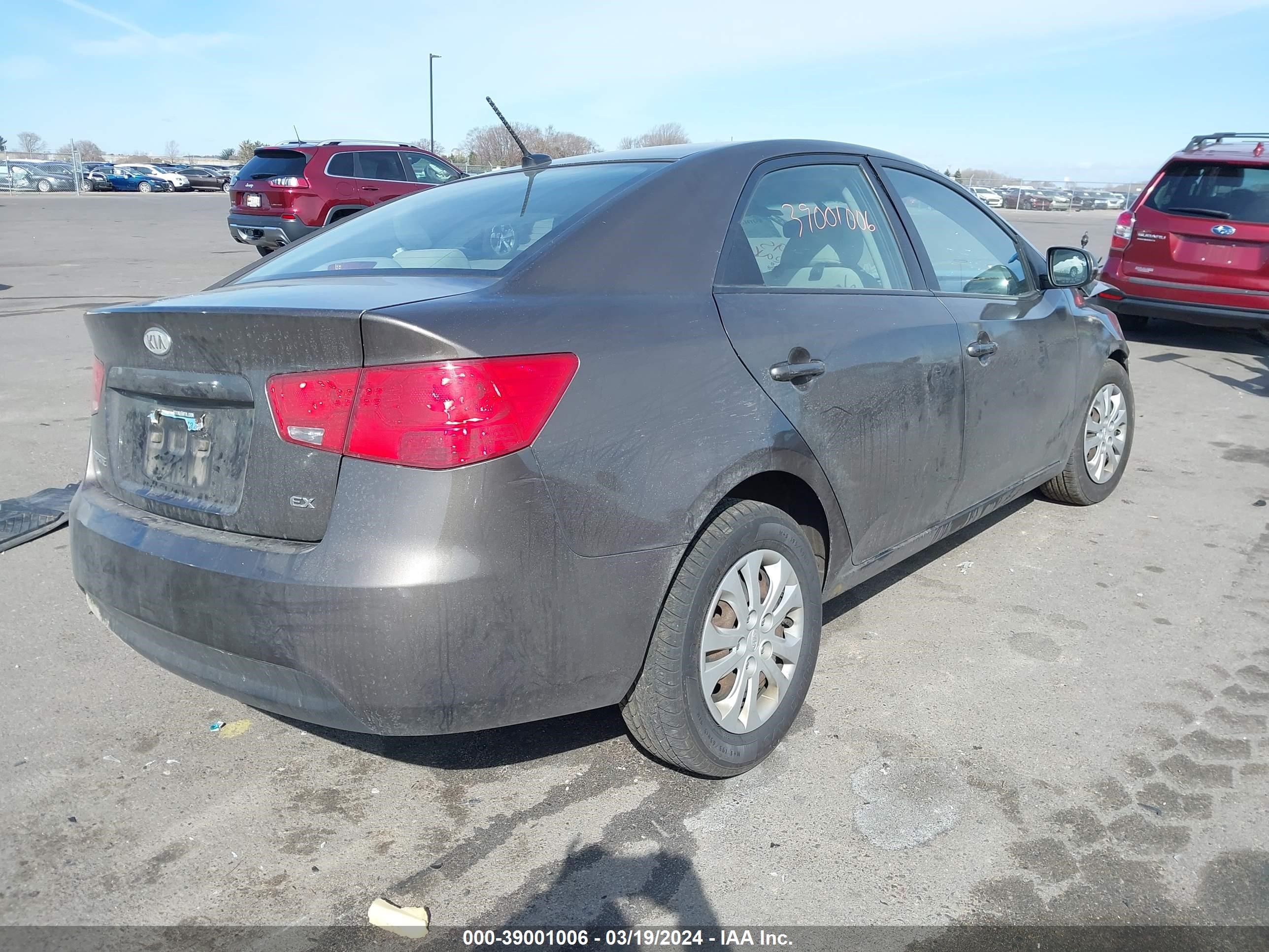 Photo 3 VIN: KNAFU4A22D5735462 - KIA FORTE 