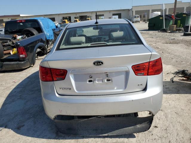 Photo 5 VIN: KNAFU4A23B5425768 - KIA FORTE EX 