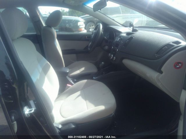 Photo 4 VIN: KNAFU4A23B5890518 - KIA FORTE 