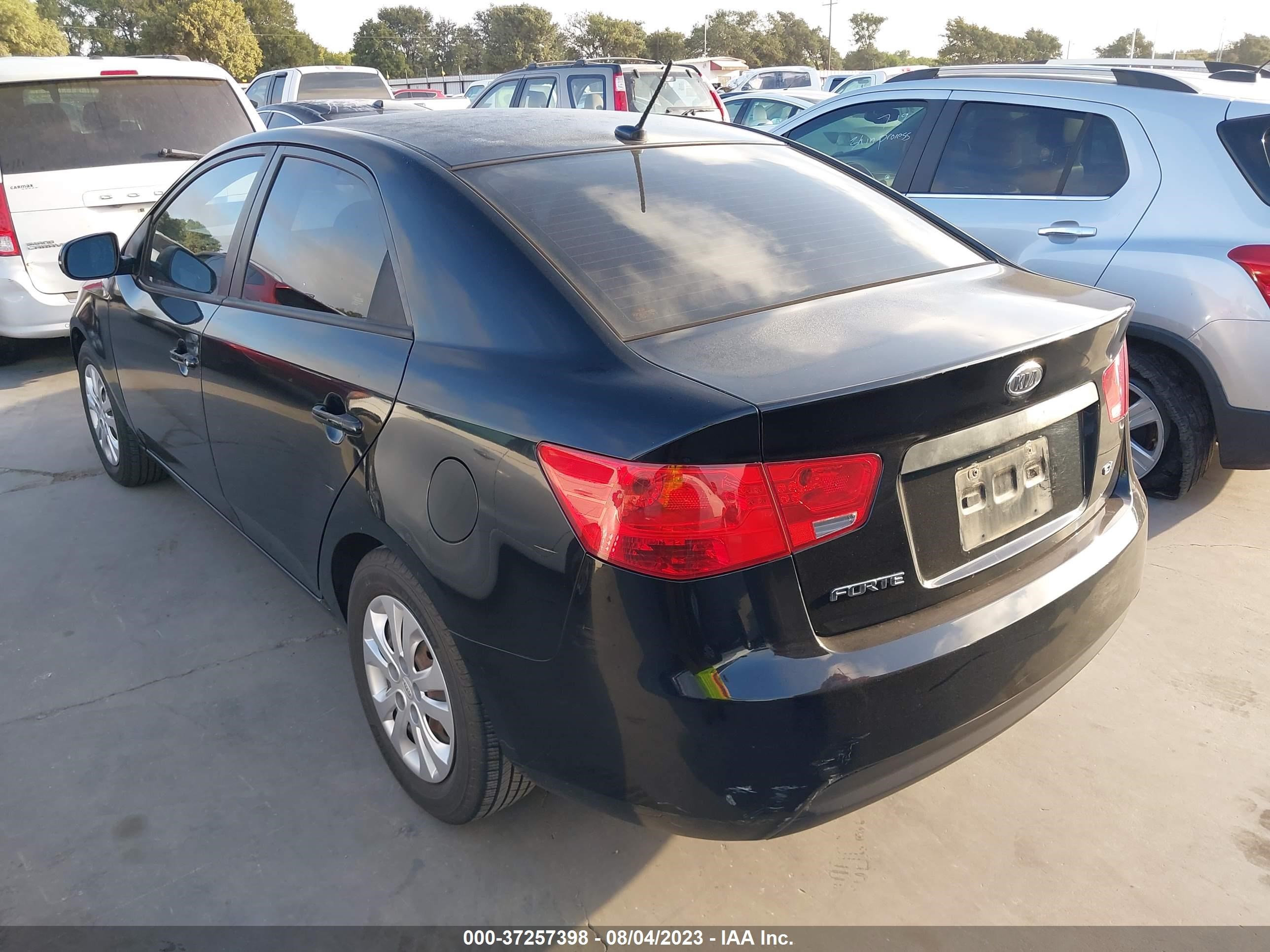 Photo 2 VIN: KNAFU4A23C5539786 - KIA FORTE 