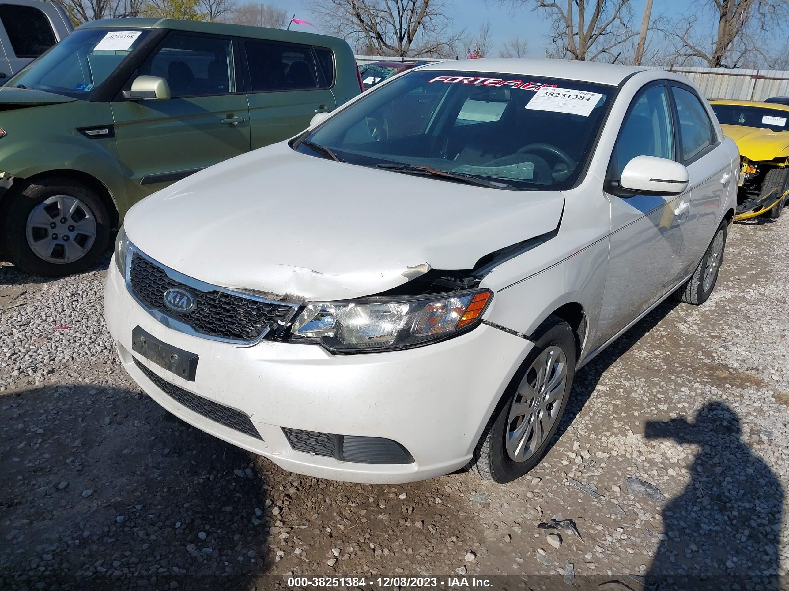 Photo 5 VIN: KNAFU4A23C5548472 - KIA FORTE 