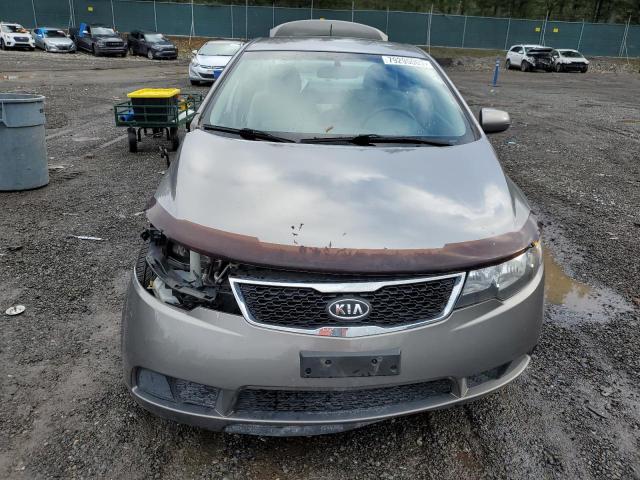 Photo 4 VIN: KNAFU4A23C5578426 - KIA FORTE 