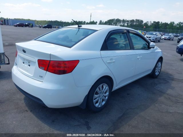 Photo 3 VIN: KNAFU4A23C5605804 - KIA FORTE 