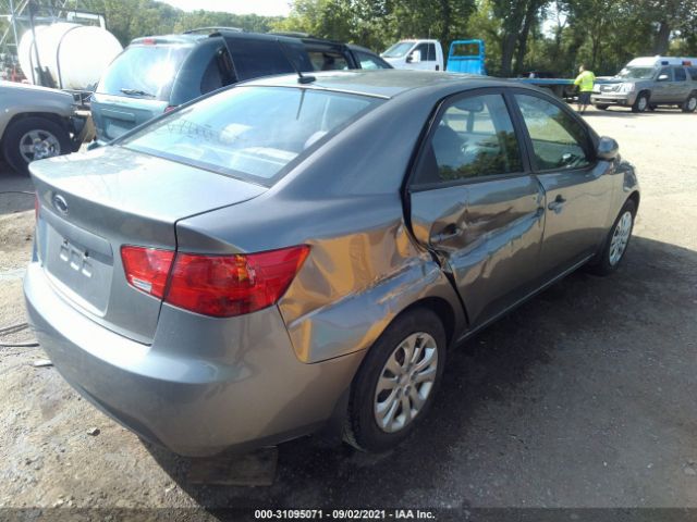 Photo 3 VIN: KNAFU4A23C5621081 - KIA FORTE 