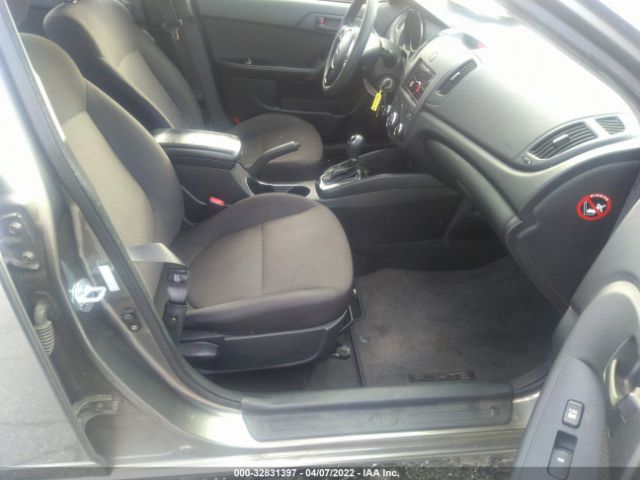 Photo 4 VIN: KNAFU4A23C5643842 - KIA FORTE 