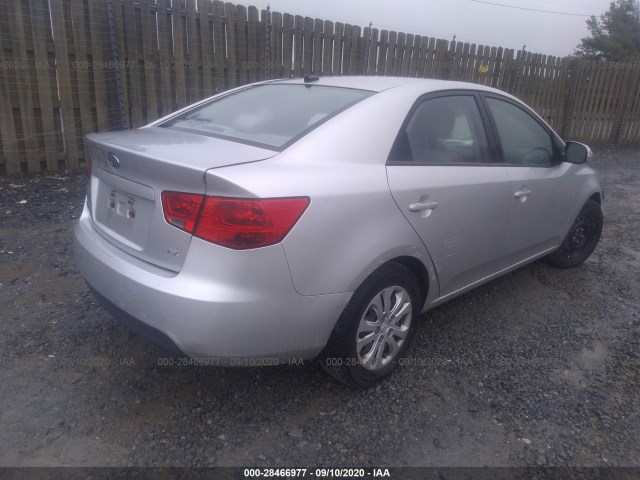 Photo 3 VIN: KNAFU4A24A5104059 - KIA FORTE 