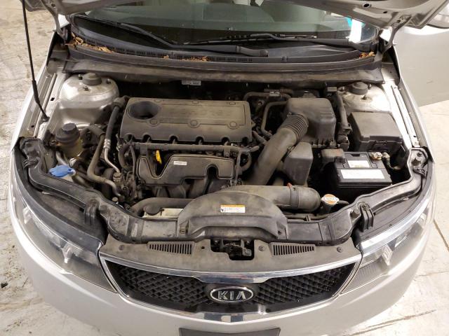 Photo 10 VIN: KNAFU4A24A5271084 - KIA FORTE 