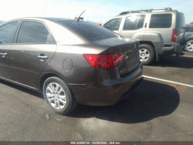 Photo 2 VIN: KNAFU4A24A5810691 - KIA FORTE 