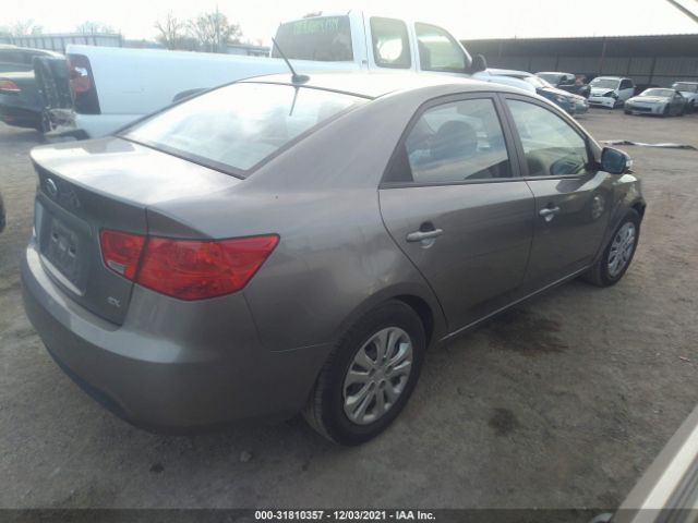 Photo 3 VIN: KNAFU4A24A5849149 - KIA FORTE 