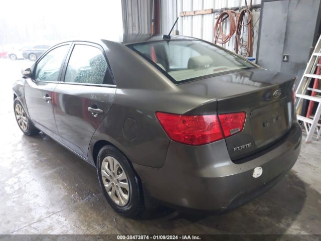 Photo 2 VIN: KNAFU4A24A5858613 - KIA FORTE 