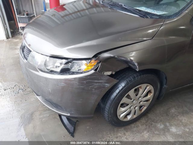 Photo 5 VIN: KNAFU4A24A5858613 - KIA FORTE 