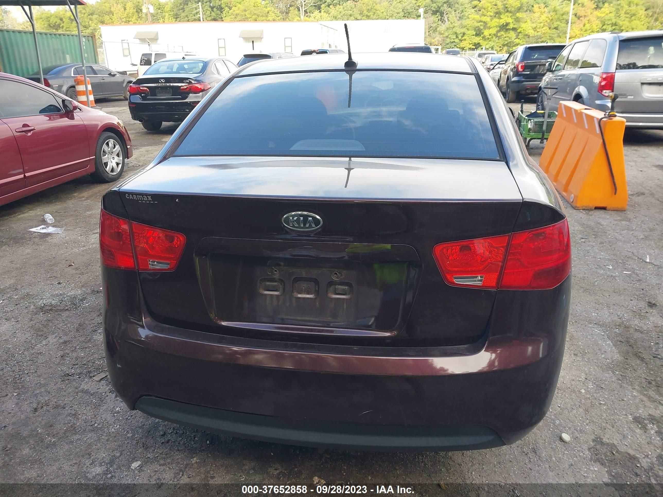 Photo 15 VIN: KNAFU4A24B5357075 - KIA FORTE 