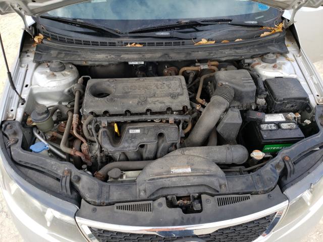 Photo 6 VIN: KNAFU4A24C5587068 - KIA FORTE EX 