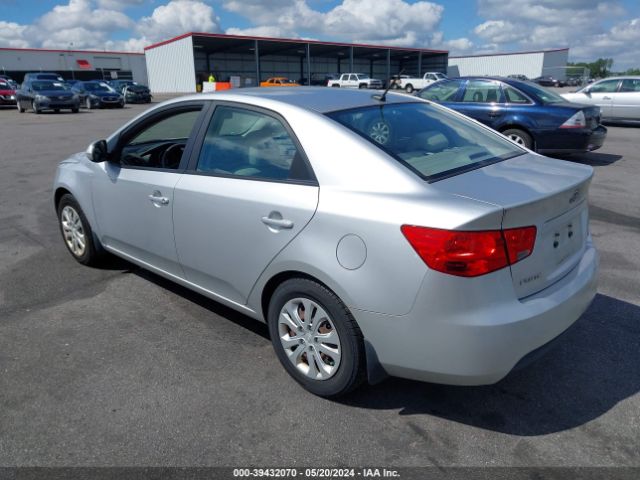 Photo 2 VIN: KNAFU4A24C5625642 - KIA FORTE 