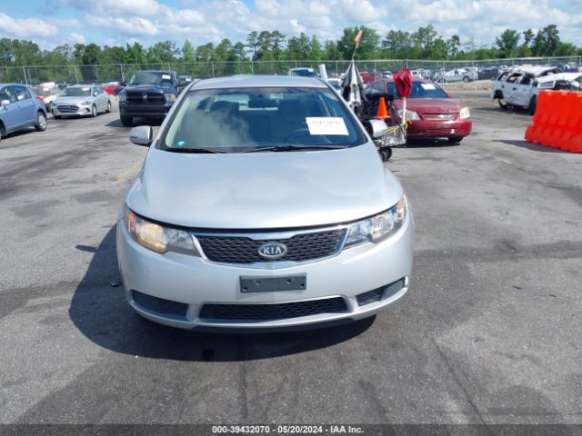 Photo 5 VIN: KNAFU4A24C5625642 - KIA FORTE 