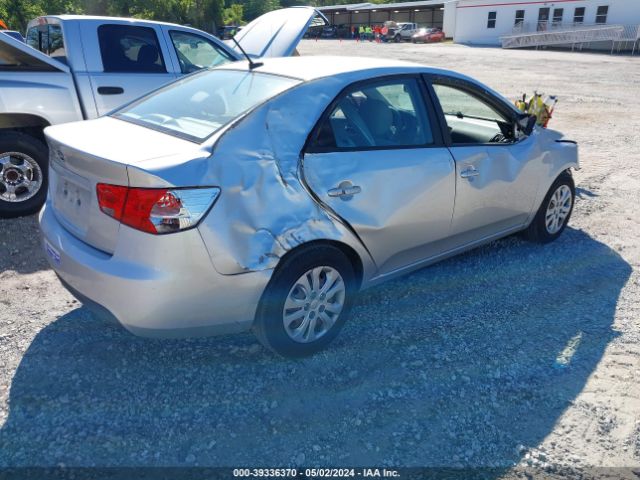 Photo 3 VIN: KNAFU4A24D5646315 - KIA FORTE 