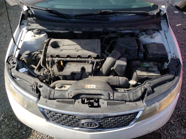 Photo 6 VIN: KNAFU4A24D5682232 - KIA FORTE EX 