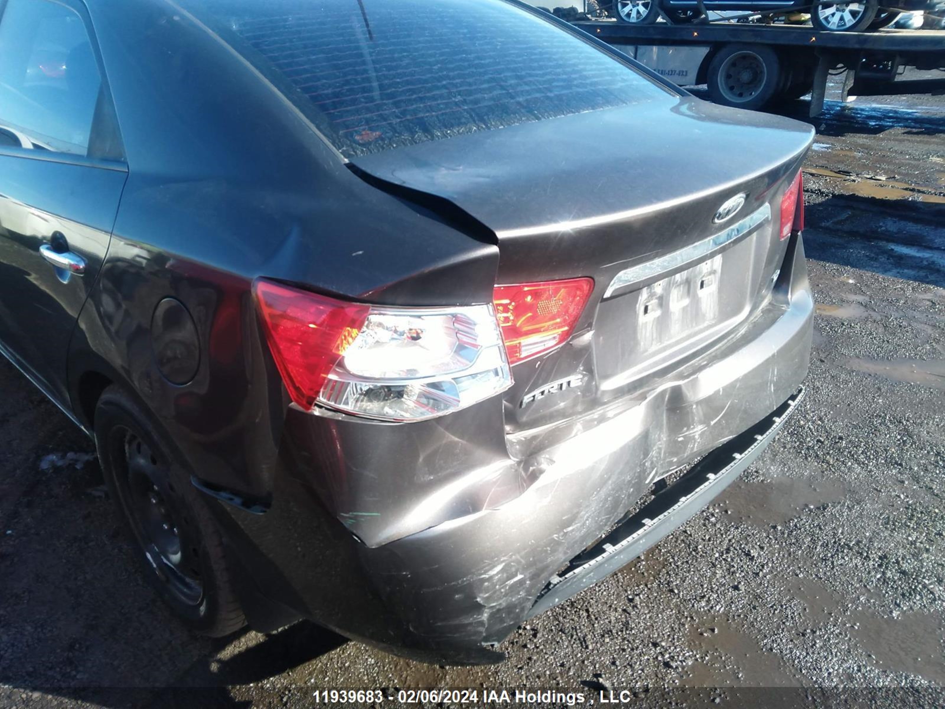 Photo 5 VIN: KNAFU4A24D5705833 - KIA FORTE 