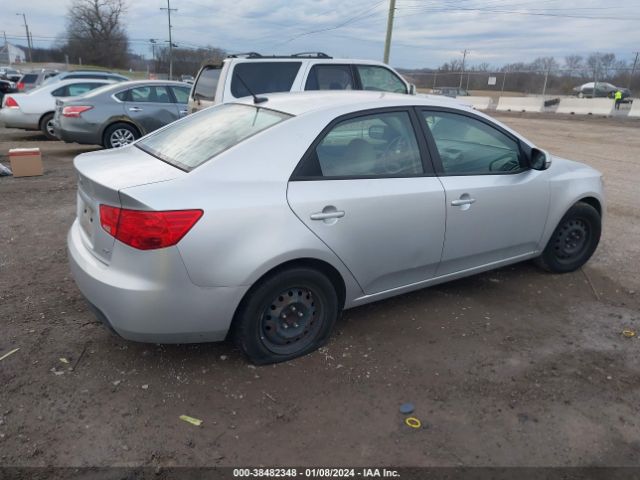 Photo 3 VIN: KNAFU4A24D5721045 - KIA FORTE 