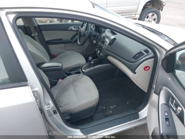 Photo 4 VIN: KNAFU4A24D5721045 - KIA FORTE 