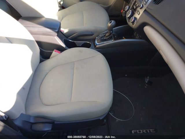 Photo 4 VIN: KNAFU4A24D5722261 - KIA FORTE 