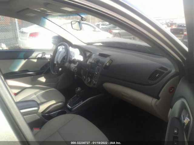 Photo 4 VIN: KNAFU4A24D5728383 - KIA FORTE 