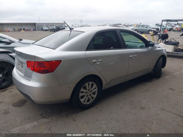 Photo 3 VIN: KNAFU4A24D5736628 - KIA FORTE 