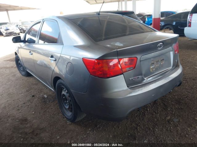 Photo 2 VIN: KNAFU4A25A5223867 - KIA FORTE 