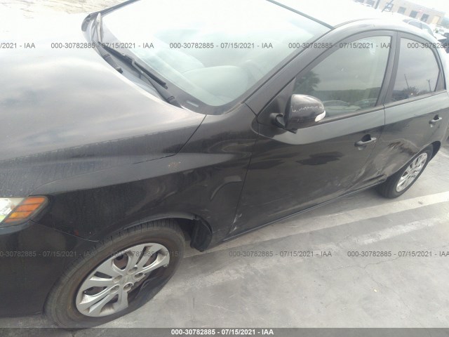 Photo 5 VIN: KNAFU4A25A5244945 - KIA FORTE 