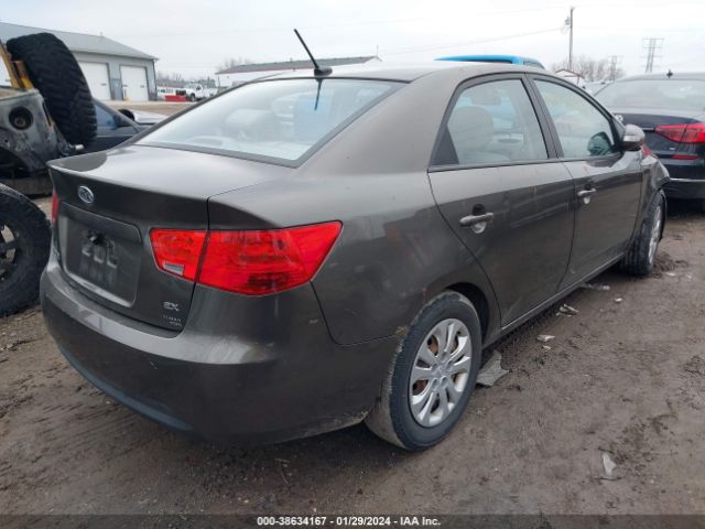 Photo 3 VIN: KNAFU4A25A5828553 - KIA FORTE 