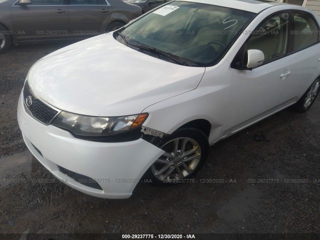 Photo 5 VIN: KNAFU4A25B5366870 - KIA FORTE 