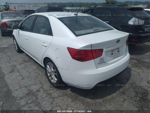 Photo 2 VIN: KNAFU4A25B5395866 - KIA FORTE 