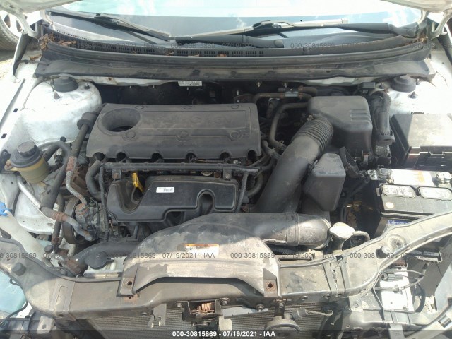 Photo 9 VIN: KNAFU4A25B5395866 - KIA FORTE 