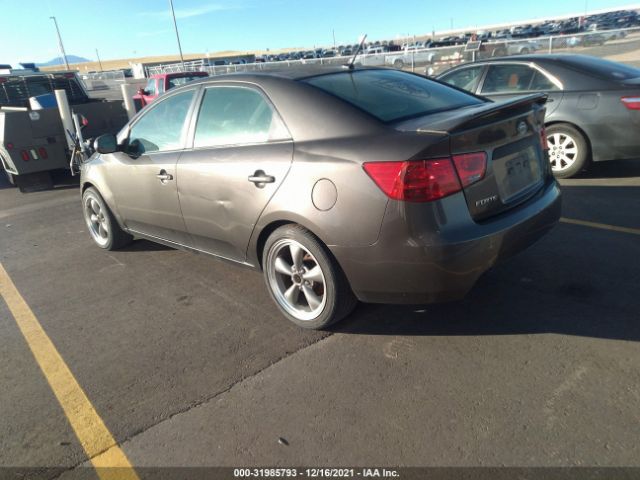 Photo 2 VIN: KNAFU4A25B5398220 - KIA FORTE 