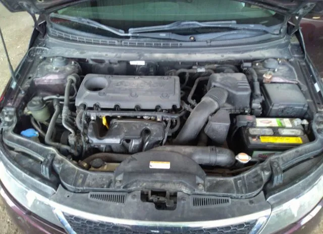 Photo 9 VIN: KNAFU4A25B5400306 - KIA FORTE 