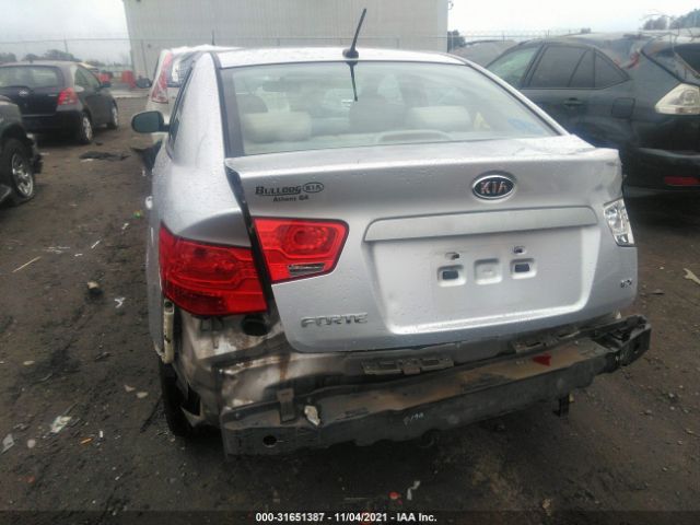 Photo 5 VIN: KNAFU4A25B5410818 - KIA FORTE 