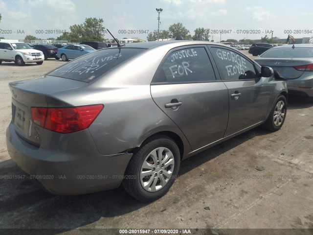 Photo 3 VIN: KNAFU4A25C5613905 - KIA FORTE 