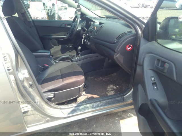 Photo 4 VIN: KNAFU4A25C5613905 - KIA FORTE 