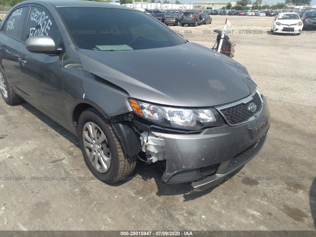 Photo 5 VIN: KNAFU4A25C5613905 - KIA FORTE 