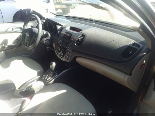 Photo 4 VIN: KNAFU4A25D5646579 - KIA FORTE 