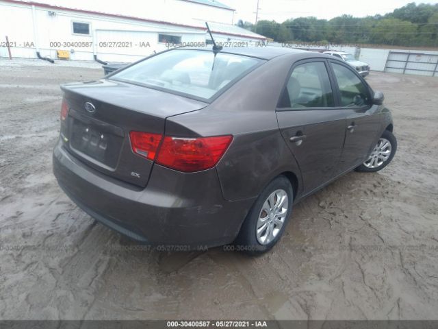 Photo 3 VIN: KNAFU4A25D5700883 - KIA FORTE 