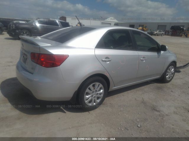 Photo 3 VIN: KNAFU4A25D5727629 - KIA FORTE 